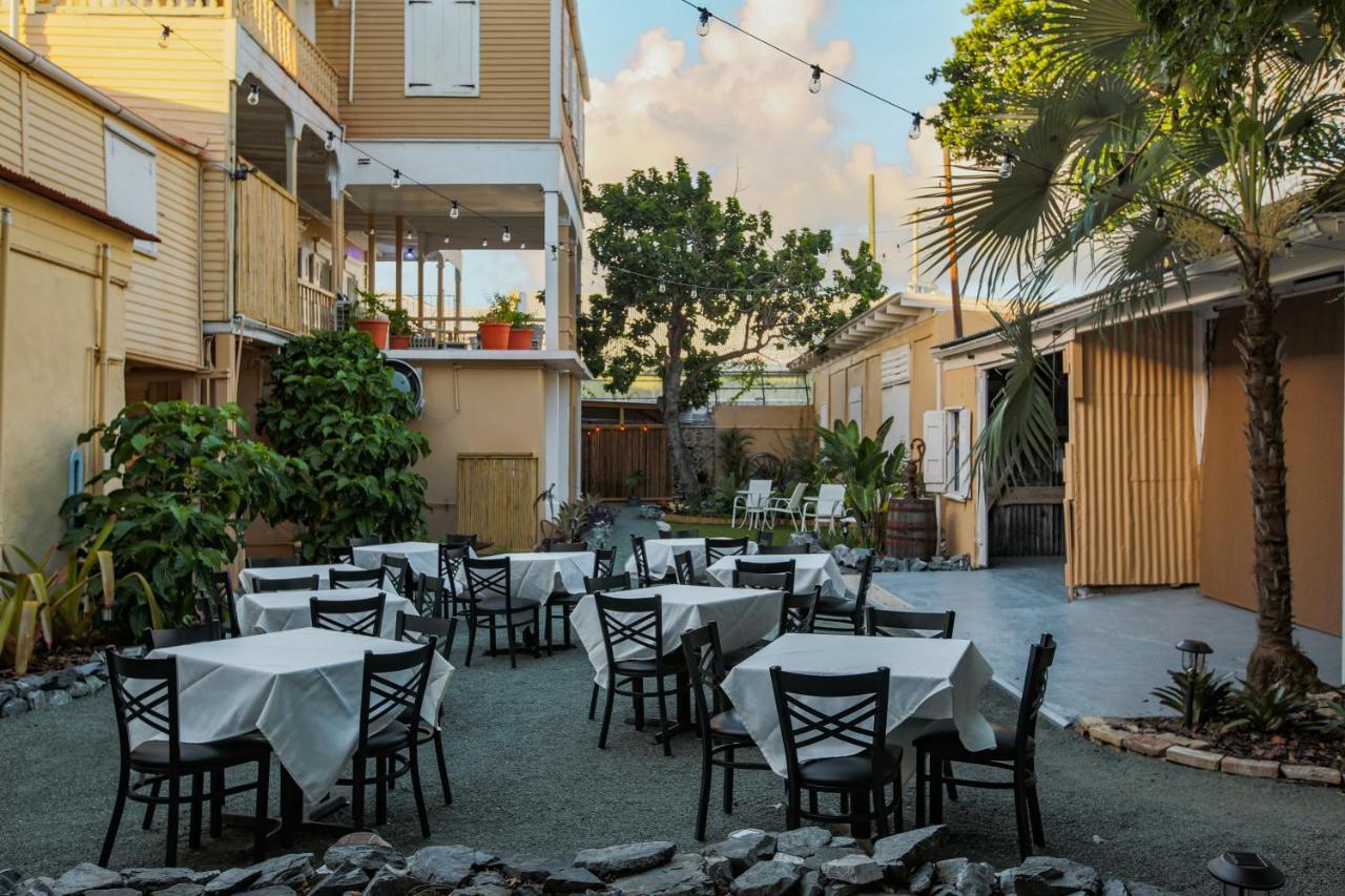 Готель Victoria House Frederiksted Екстер'єр фото