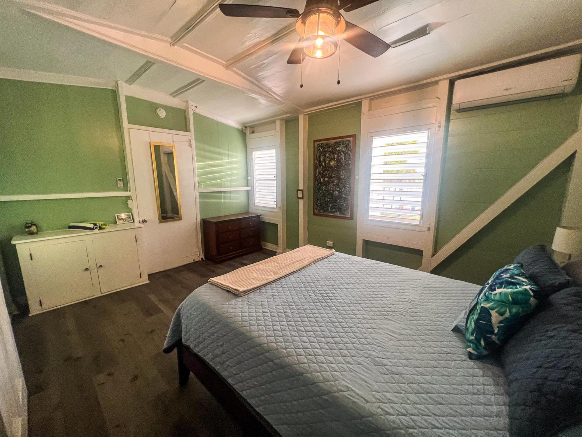 Готель Victoria House Frederiksted Екстер'єр фото