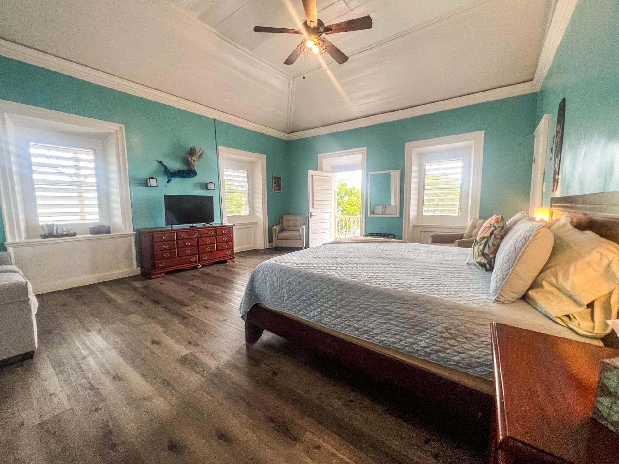 Готель Victoria House Frederiksted Екстер'єр фото